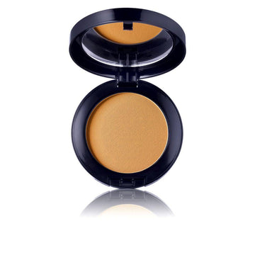 Set. Blur. Finish. Perfecting Pressed Powder